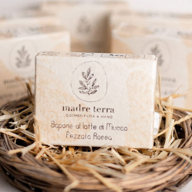 Sapone solido al latte di mucca pezzata rossa